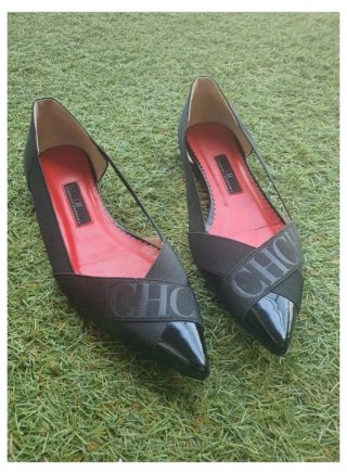 Zapato plano Carolina Herrera T.36 descatalogado.