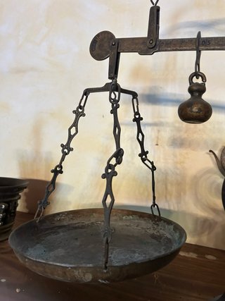 Balanza antigua de hierro fundido