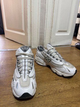New Balance 1000 Talla 42 Gris Blanco