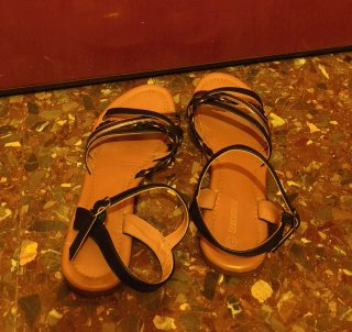 Sandalias de verano mujer negras y doradas