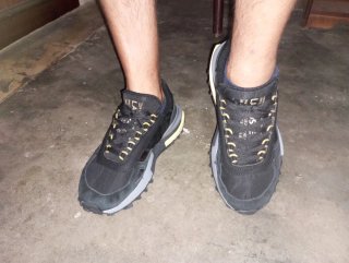 Zapatillas Lacoste Negras y Amarillas originales