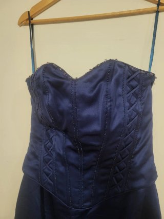 Vestido de fiesta satén bordado