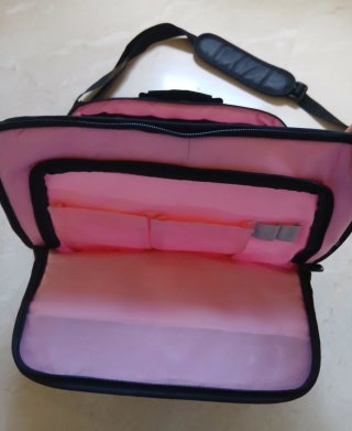 Bolsa para portátil pequeño rosa y negra