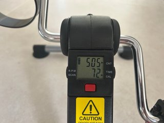 Pedalliera e 2 manubri da 0,5 kg