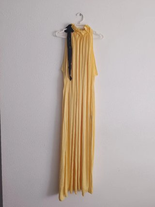 Vestido Zara satinado plisado lazo talla L