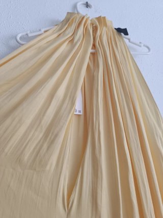 Vestido Zara satinado plisado lazo talla L