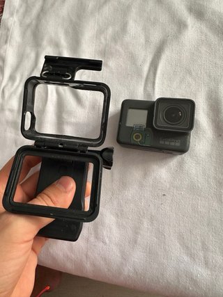 GoPro Hero 5 Black + funda acuática + soporte