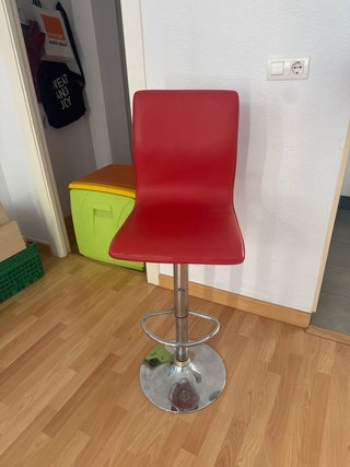 Banqueta regulable roja y plateada x4