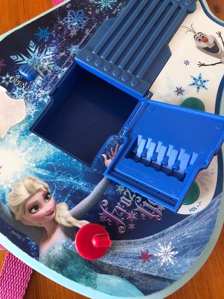 Guitarra Infantil Frozen con sonidos