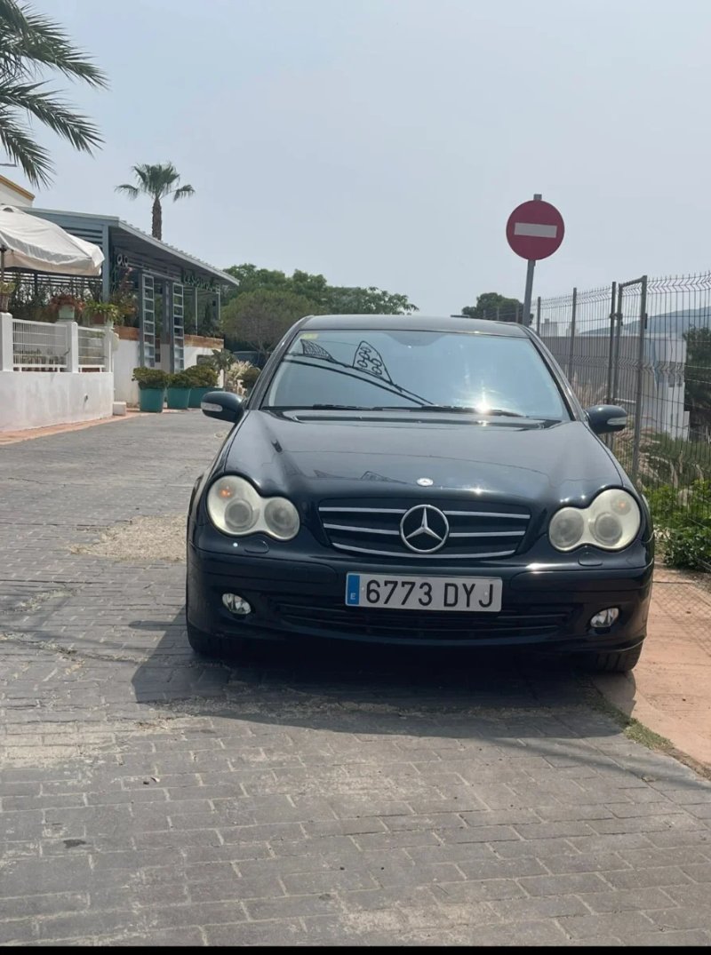 Mercedes-Benz Clase C 2006 - foto 1