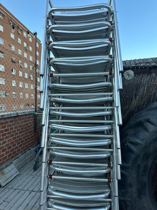 Mesa y 4 sillas terraza metal y mimbre
