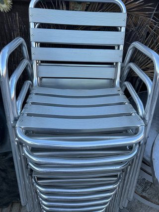 Mesa y 4 sillas terraza metal y mimbre
