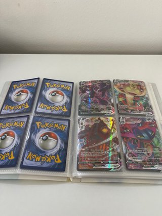 Lote Colección Pokémon PREMIUM Álbum mas Maletín