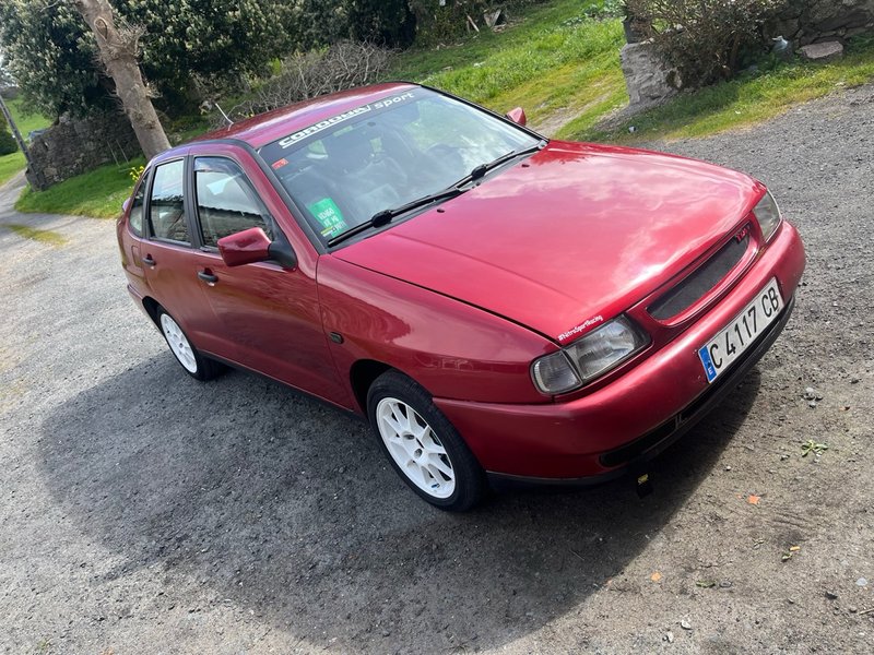 SEAT Cordoba 1996 - foto 1