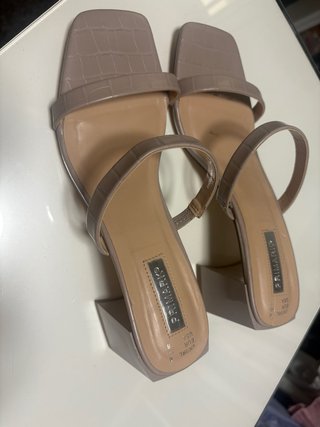 Sandalias tacón Primark beige talla 39