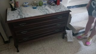 Dormitorio clásico madera oscura