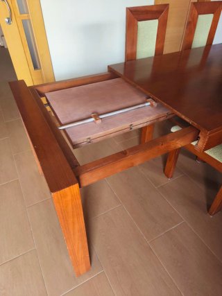 Mesa de comedor y 6 sillas