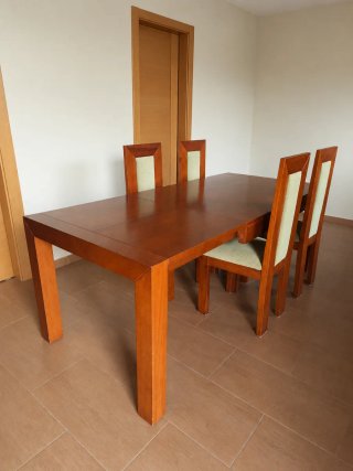 Mesa de comedor y 6 sillas
