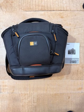Nikon D90 + Objetivo 18-55 VR + Bolsa + Accesorios
