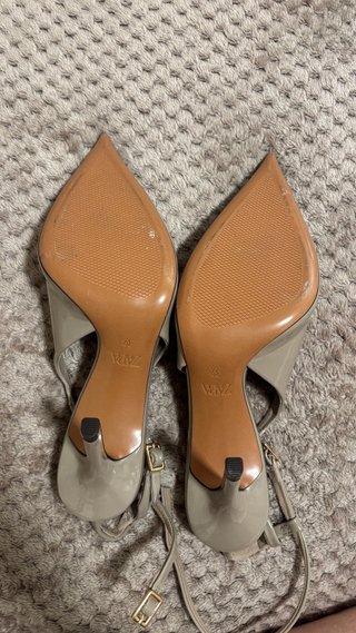 Tacones Zara Beige Puntiagudos Tira Tobillo