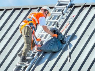 Limpieza de canalones, placas solares, azoteas