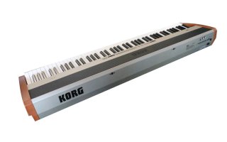 Piano de escenario Korg SP 300 y banqueta