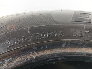 NEUMATICO 185701488T