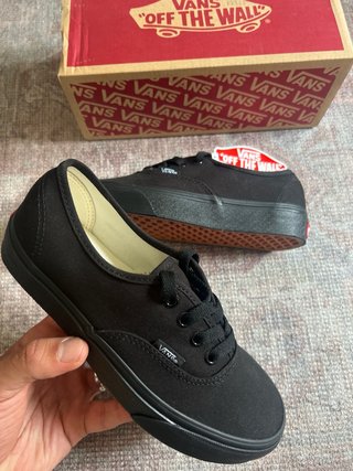 Vans Negras Auténticas