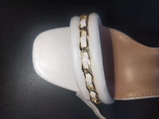 Sandalias H&D cuña verano blancas y doradas, nueva