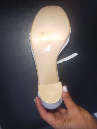 Sandalias H&D cuña verano blancas y doradas, nueva