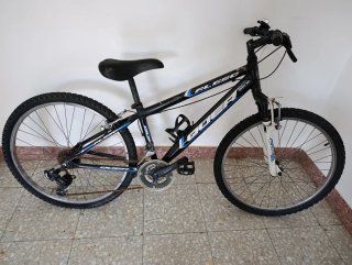 Bicicleta de montaña Oregon azul y amarilla