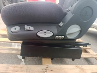 Asiento camión universal con reposabrazos