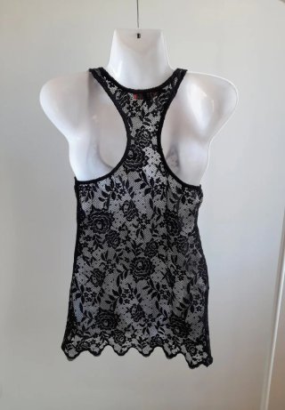 Camiseta tirantes encaje negro