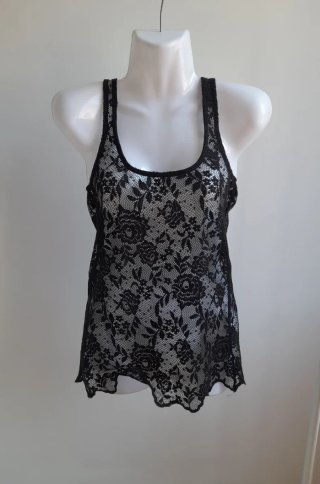Camiseta tirantes encaje negro