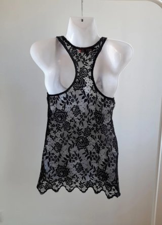 Camiseta tirantes encaje negro