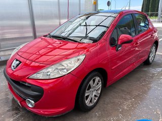 Peugeot 207 1.6 HDi 90 CV • Techo panorámico
