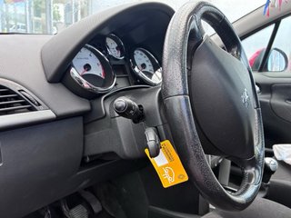 Peugeot 207 1.6 HDi 90 CV • Techo panorámico