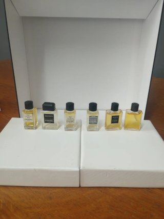 Confezione di sei mini profumi Chanel