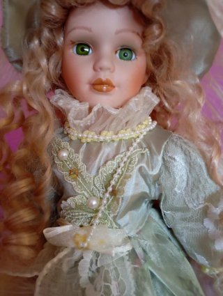 Muñeca de Porcelana Preciosa