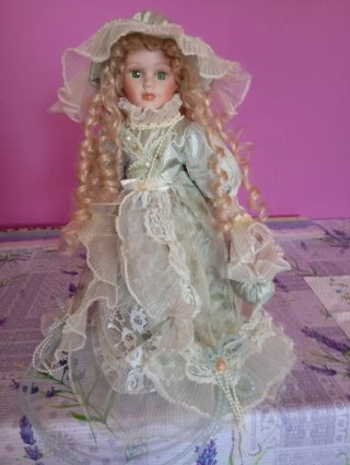 Muñeca de Porcelana Preciosa