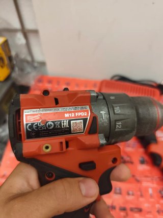 Milwaukee M12 FUEL Taladro y Atornillador