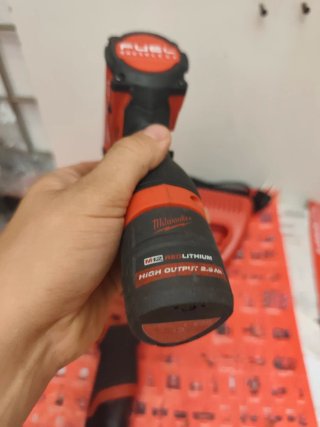 Milwaukee M12 FUEL Taladro y Atornillador