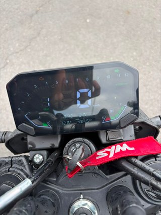 Voge 125r Negra 2025 Escape+Porta+espejos+rueda