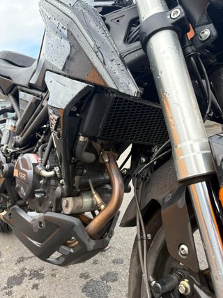 Voge 125r Negra 2025 Escape+Porta+espejos+rueda