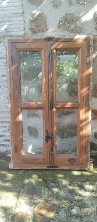 Ventana doble hoja madera maciza