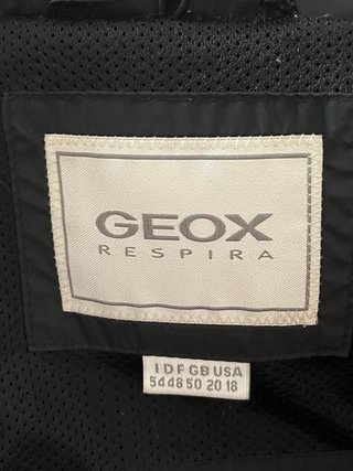Chaqueta Geox mujer plumas negra