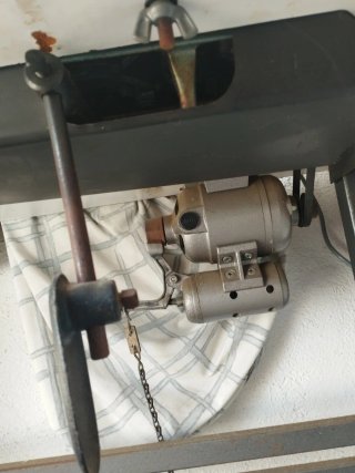 Máquina de coser industrial Alfa