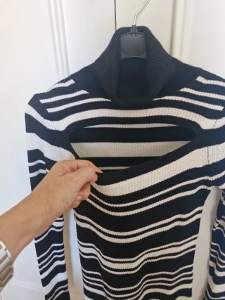 Jersey Guess Talla S Rayas Cuello Alto