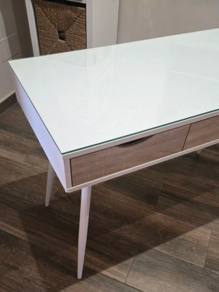 Escritorio nordico de madera y cristal templado