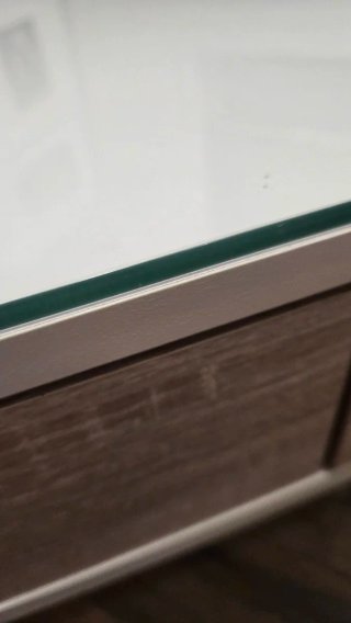 Escritorio nordico de madera y cristal templado